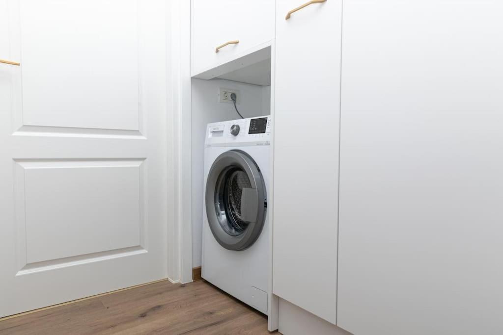 Enescu 3 City Center Flat Тимишоара Экстерьер фото